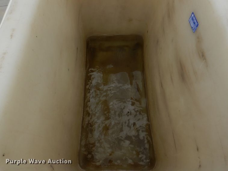 image for item DM0002 1997 Ford F800  bucket truck