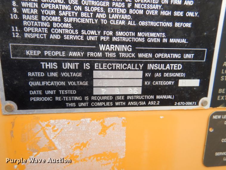 image for item DM0002 1997 Ford F800  bucket truck