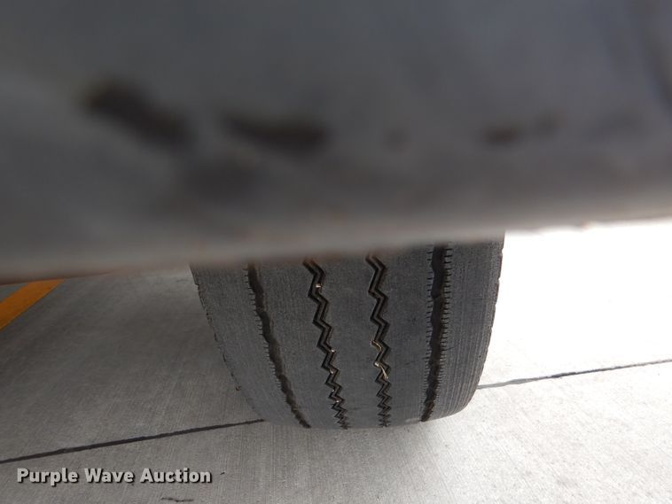 image for item DM0002 1997 Ford F800  bucket truck