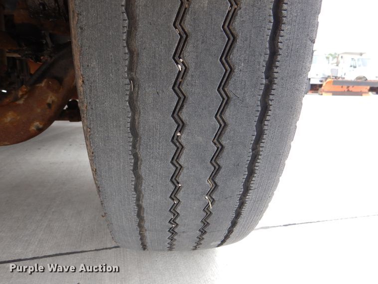 image for item DM0002 1997 Ford F800  bucket truck