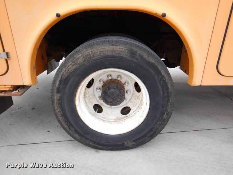 image for item DM0002 1997 Ford F800  bucket truck