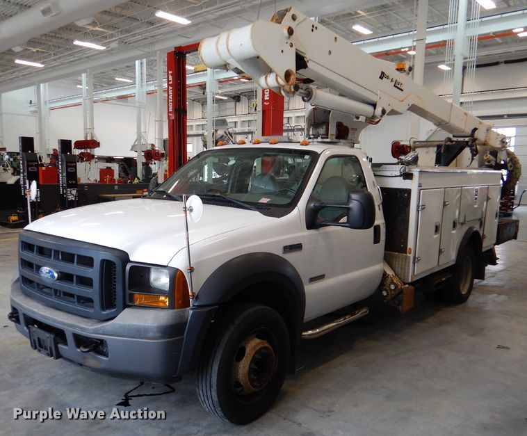 image for item DM0014 2006 Ford F550 XL  bucket truck