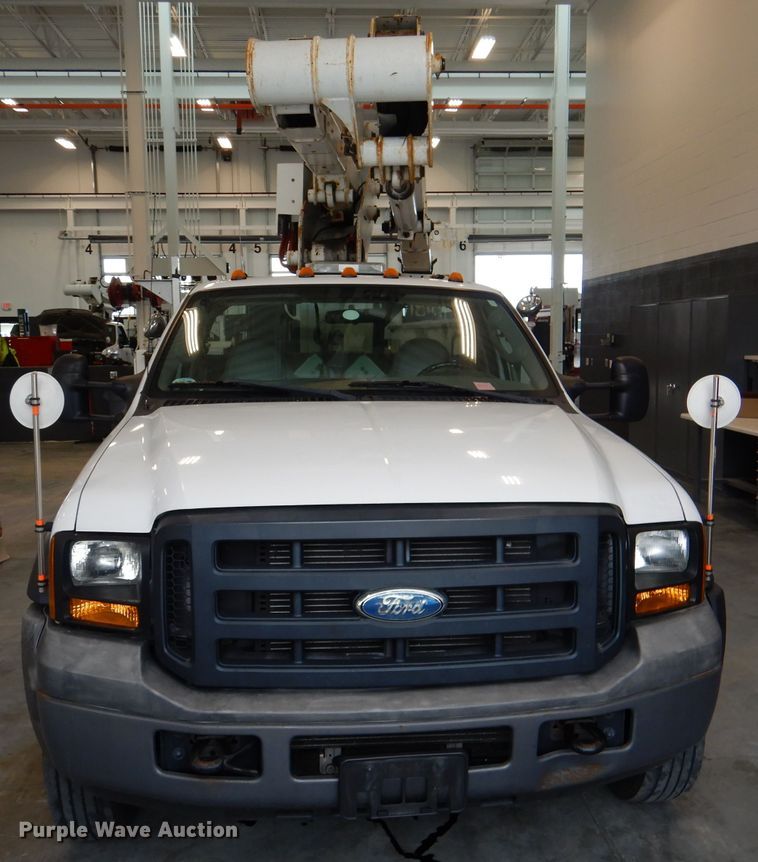 image for item DM0014 2006 Ford F550 XL  bucket truck