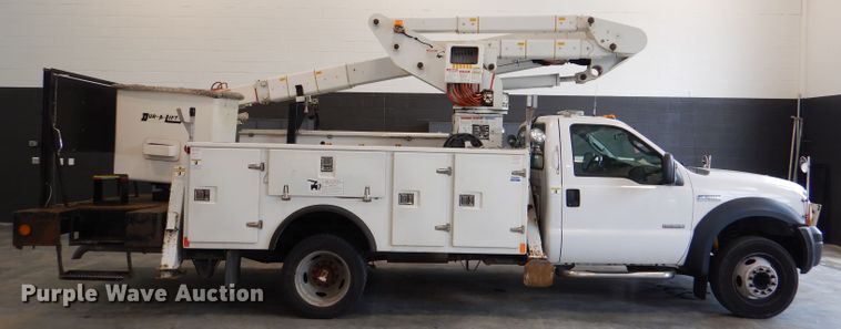 image for item DM0014 2006 Ford F550 XL  bucket truck