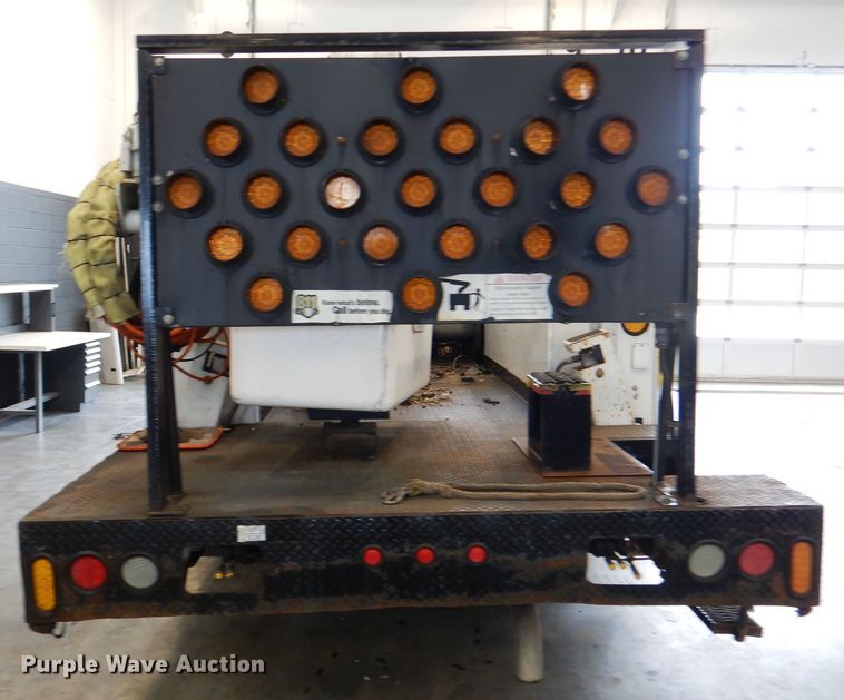 image for item DM0014 2006 Ford F550 XL  bucket truck