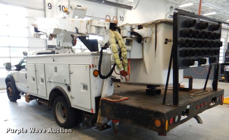 image for item DM0014 2006 Ford F550 XL  bucket truck