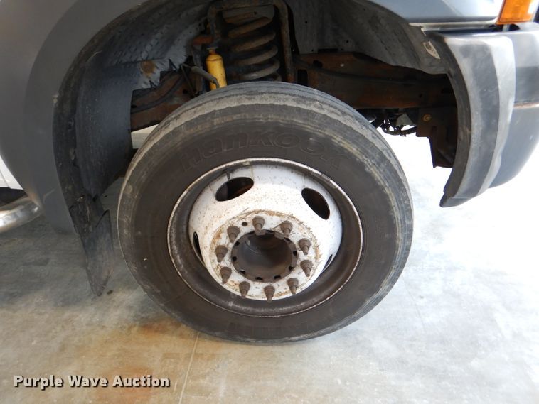 image for item DM0014 2006 Ford F550 XL  bucket truck