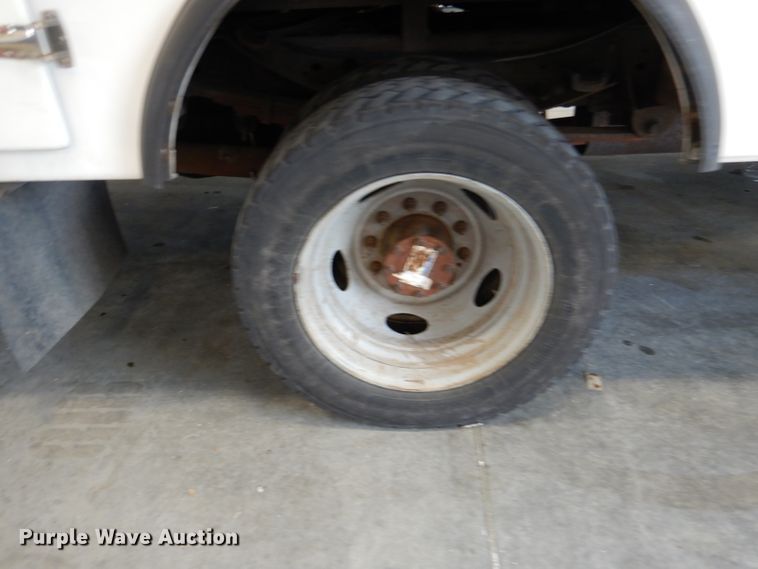 image for item DM0014 2006 Ford F550 XL  bucket truck