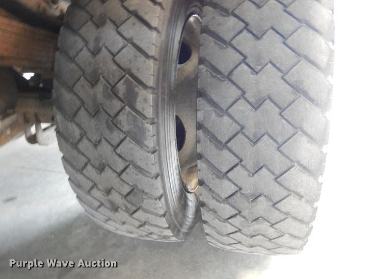 image for item DM0014 2006 Ford F550 XL  bucket truck