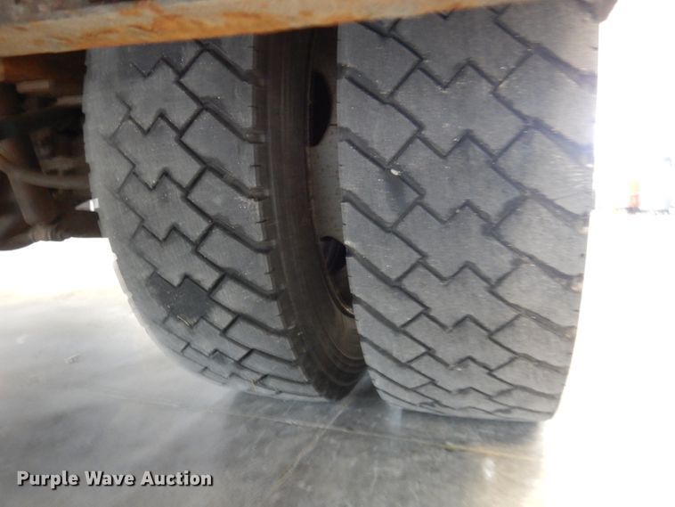 image for item DM0014 2006 Ford F550 XL  bucket truck