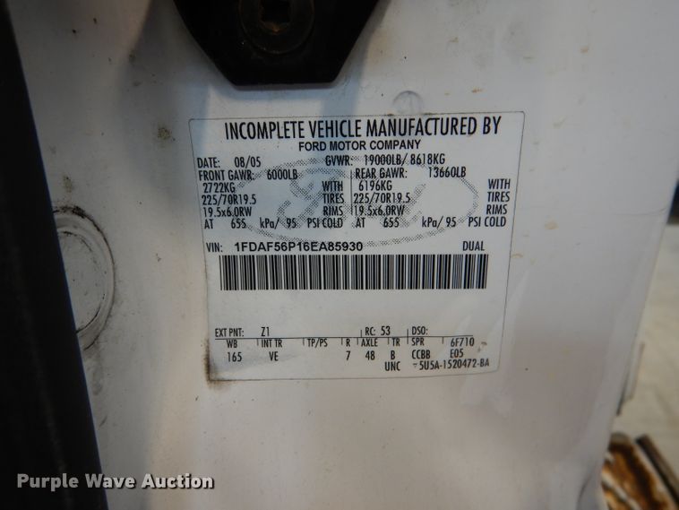image for item DM0014 2006 Ford F550 XL  bucket truck