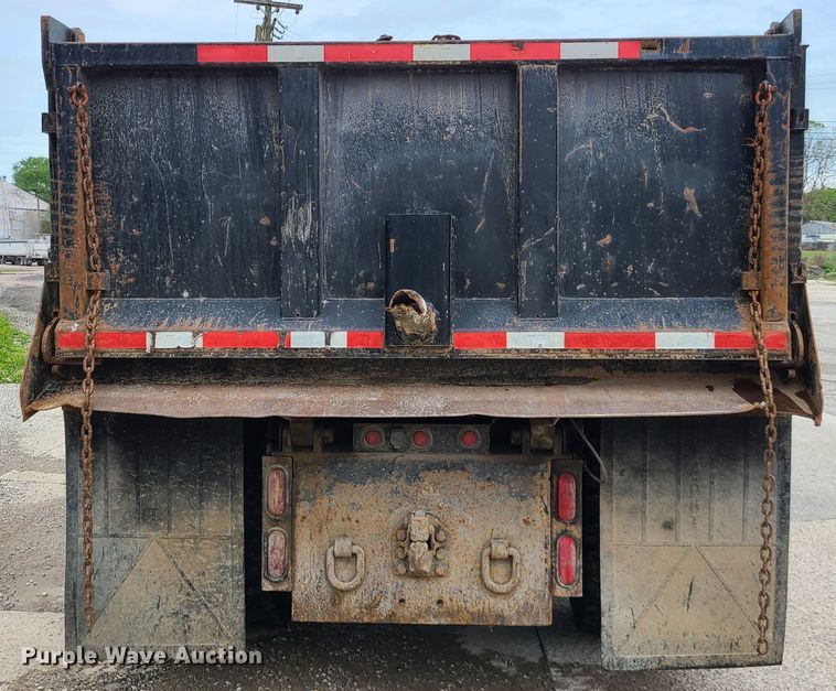 image for item DN5657 1989 Ford C8000  dump truck