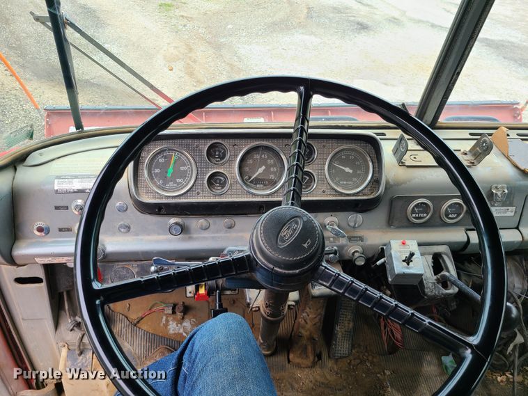 image for item DN5657 1989 Ford C8000  dump truck