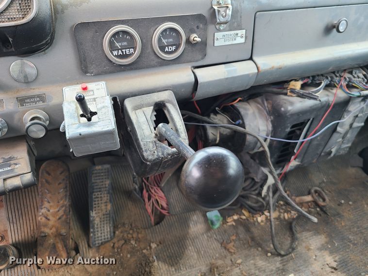 image for item DN5657 1989 Ford C8000  dump truck