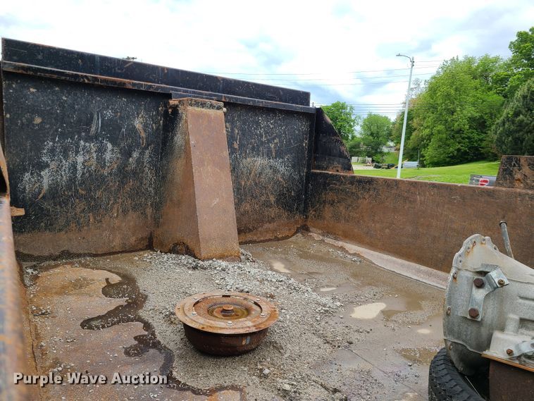 image for item DN5657 1989 Ford C8000  dump truck