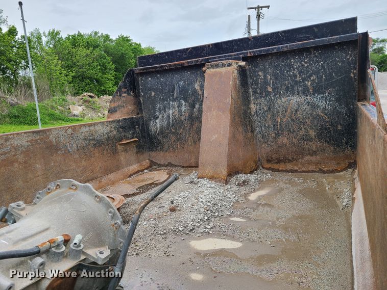 image for item DN5657 1989 Ford C8000  dump truck