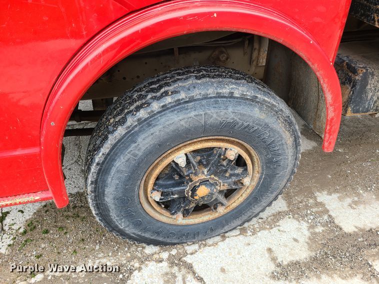 image for item DN5657 1989 Ford C8000  dump truck