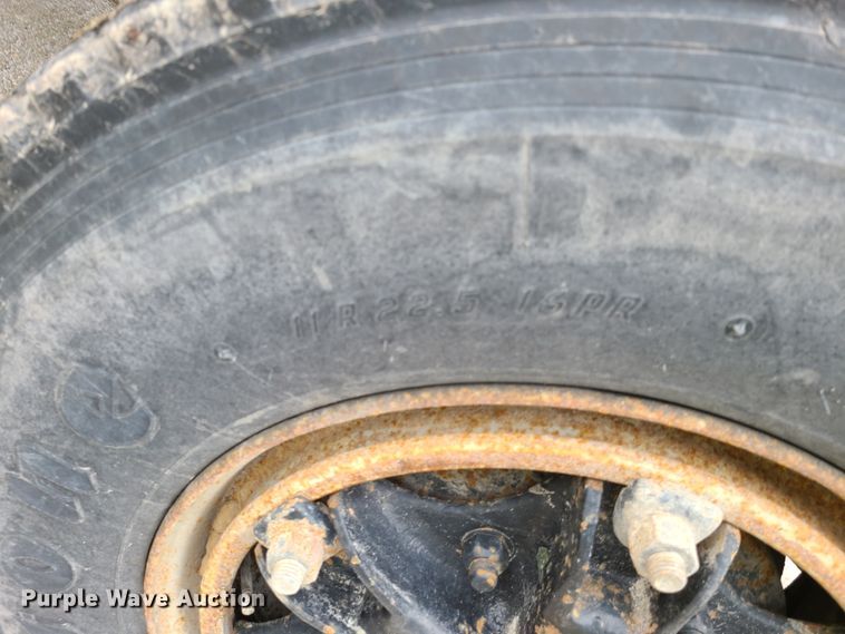 image for item DN5657 1989 Ford C8000  dump truck