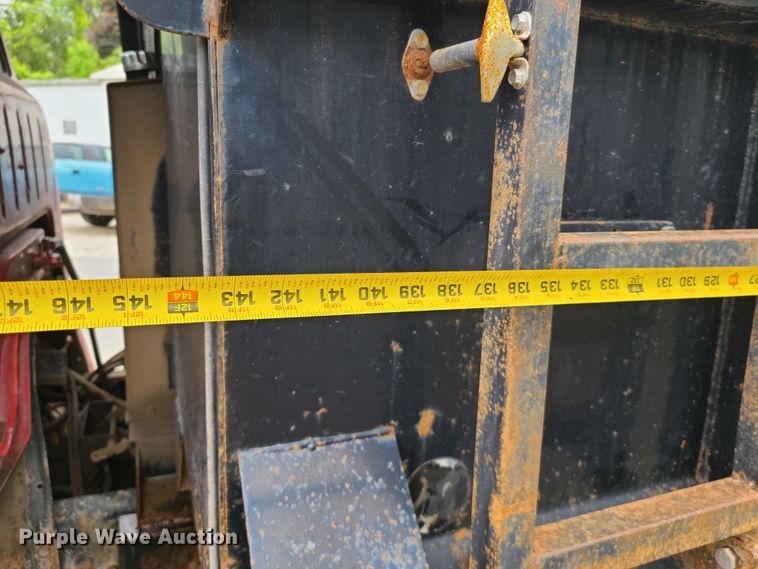 image for item DN5657 1989 Ford C8000  dump truck