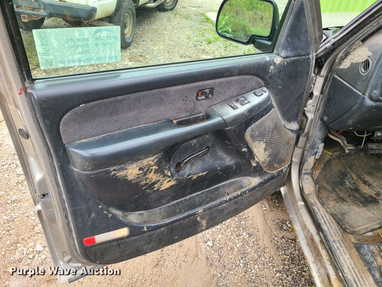 image for item DN5663 2002  Chevrolet Silverado 1500  pickup truck