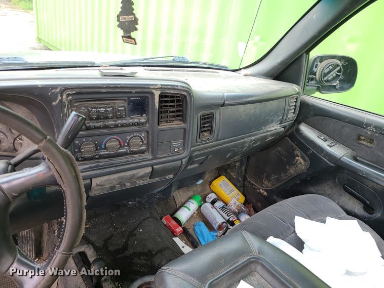 image for item DN5663 2002  Chevrolet Silverado 1500  pickup truck