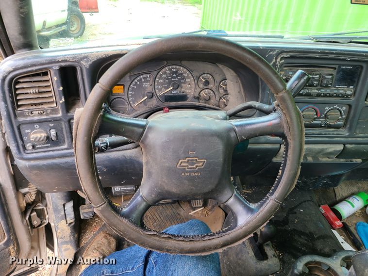 image for item DN5663 2002  Chevrolet Silverado 1500  pickup truck