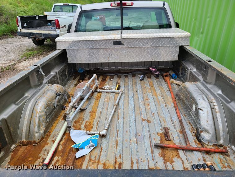 image for item DN5663 2002  Chevrolet Silverado 1500  pickup truck