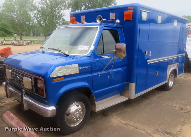 image for item DN5772 1983 Ford Econoline E350  ambulance