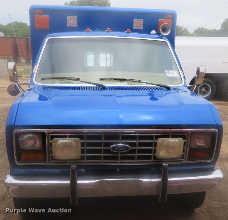 image for item DN5772 1983 Ford Econoline E350  ambulance