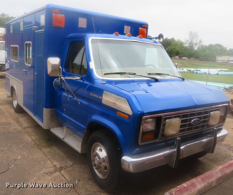 image for item DN5772 1983 Ford Econoline E350  ambulance