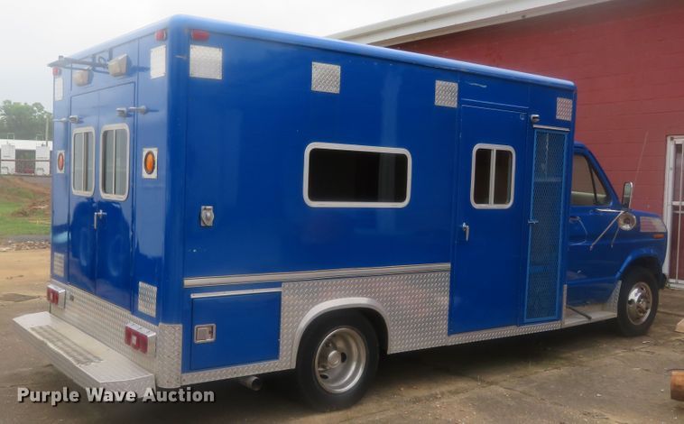image for item DN5772 1983 Ford Econoline E350  ambulance