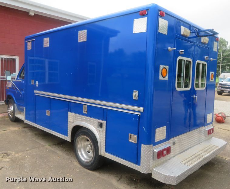 image for item DN5772 1983 Ford Econoline E350  ambulance