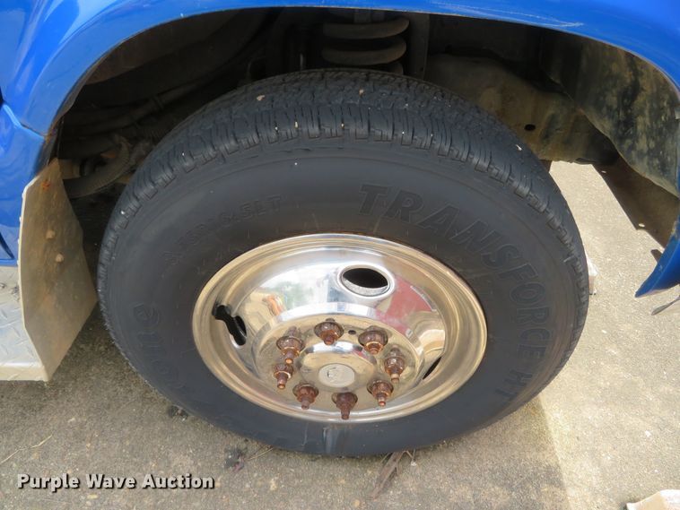 image for item DN5772 1983 Ford Econoline E350  ambulance