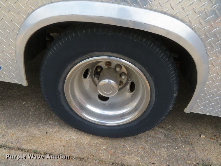 image for item DN5772 1983 Ford Econoline E350  ambulance