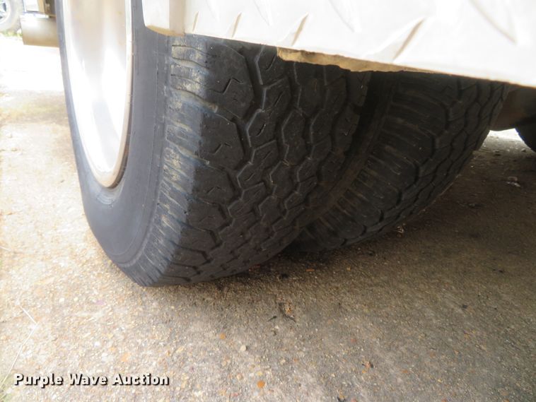 image for item DN5772 1983 Ford Econoline E350  ambulance