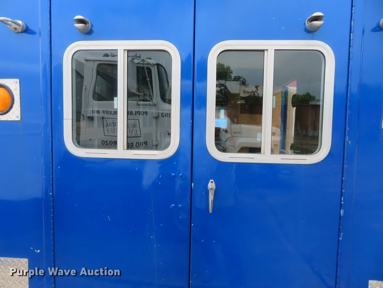 image for item DN5772 1983 Ford Econoline E350  ambulance