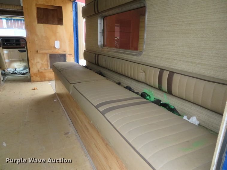 image for item DN5772 1983 Ford Econoline E350  ambulance