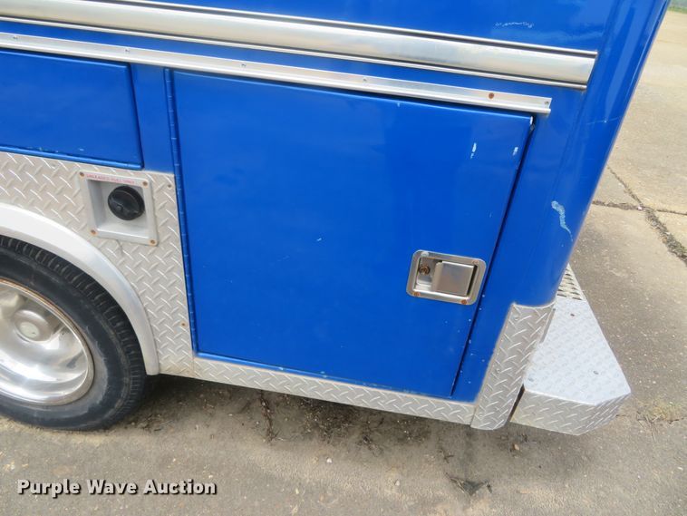 image for item DN5772 1983 Ford Econoline E350  ambulance