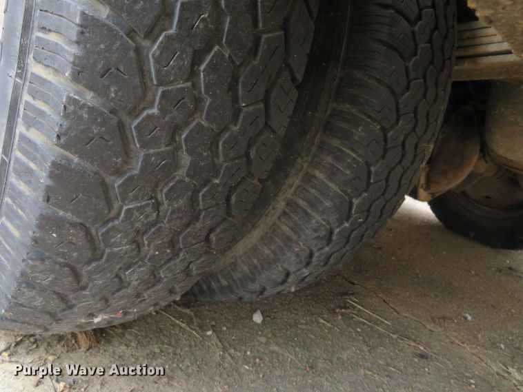 image for item DN5772 1983 Ford Econoline E350  ambulance