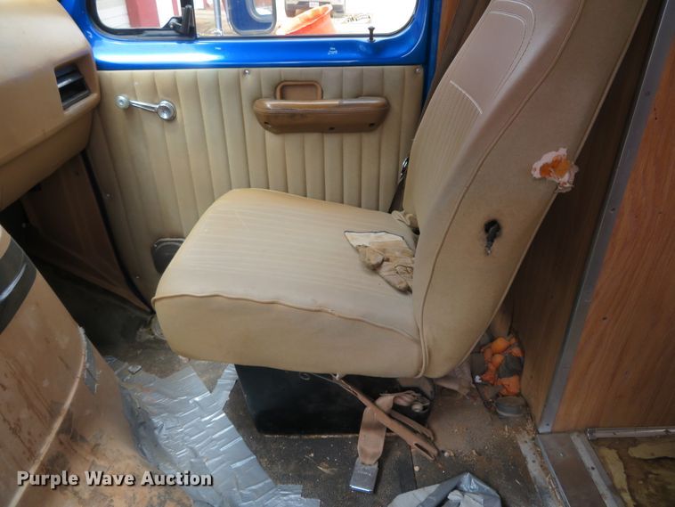 image for item DN5772 1983 Ford Econoline E350  ambulance