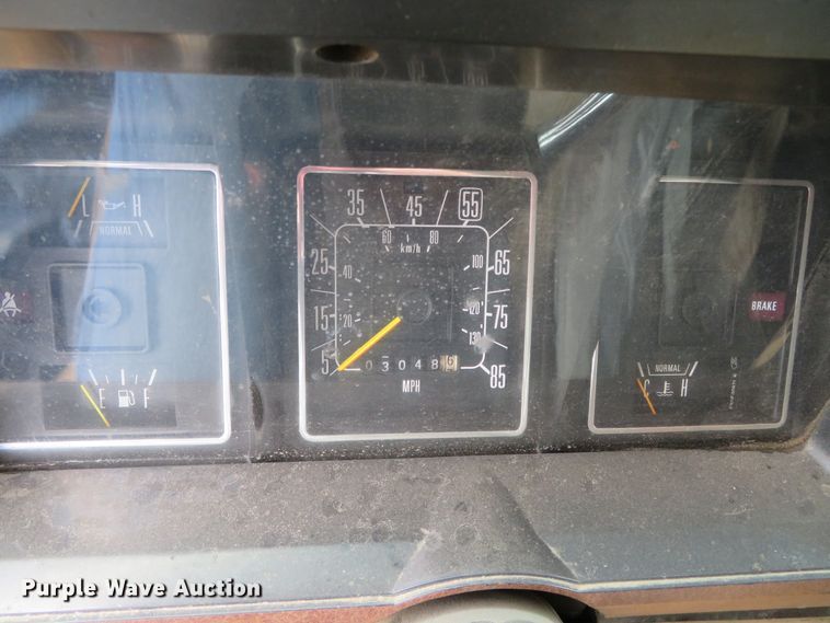 image for item DN5772 1983 Ford Econoline E350  ambulance