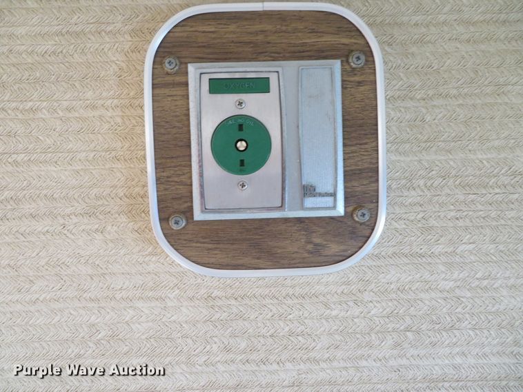 image for item DN5772 1983 Ford Econoline E350  ambulance