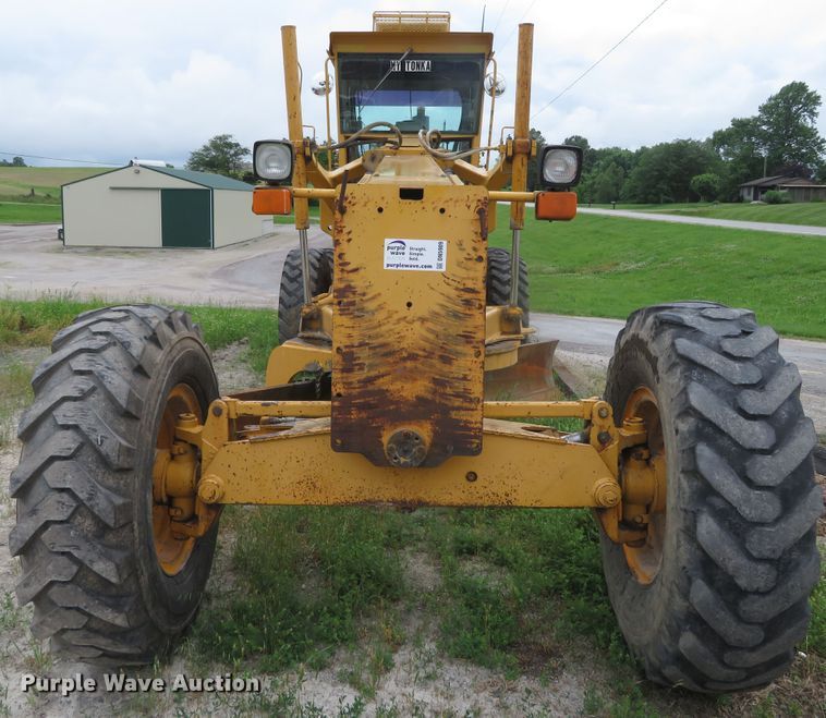 image for item DN5909 1987 John Deere 670B  motor grader