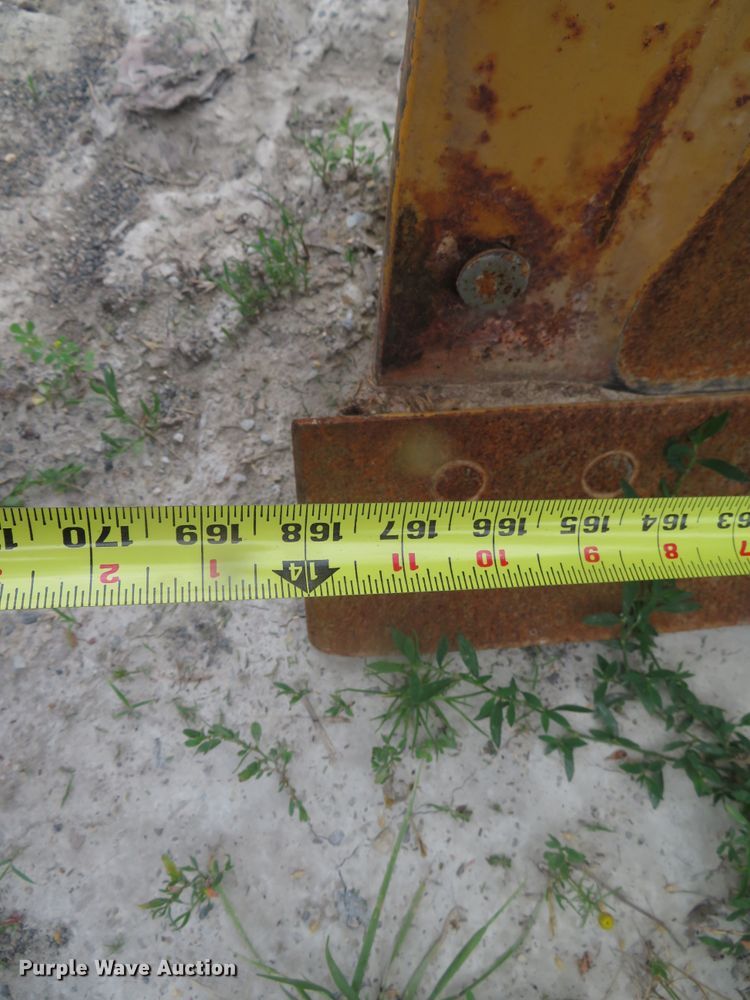 image for item DN5909 1987 John Deere 670B  motor grader