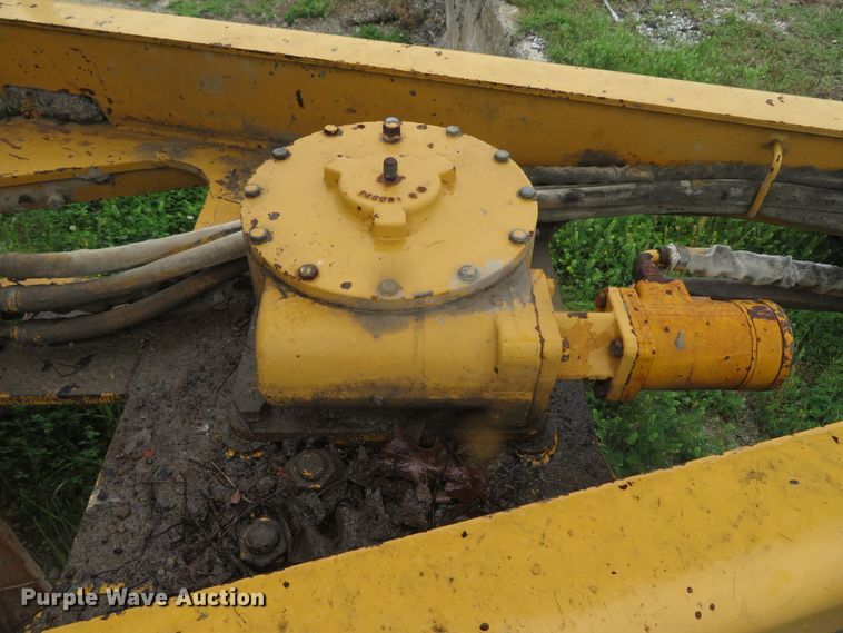 image for item DN5909 1987 John Deere 670B  motor grader