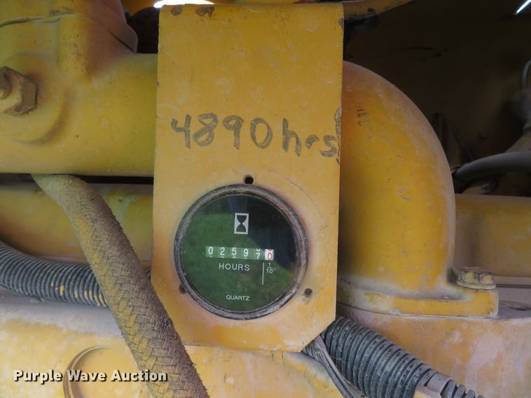 image for item DN5909 1987 John Deere 670B  motor grader