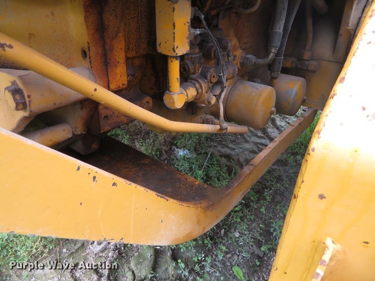 image for item DN5909 1987 John Deere 670B  motor grader