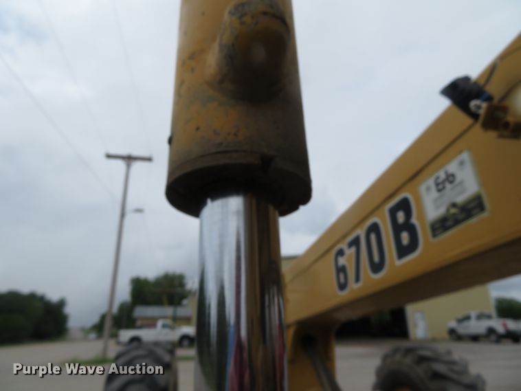 image for item DN5909 1987 John Deere 670B  motor grader