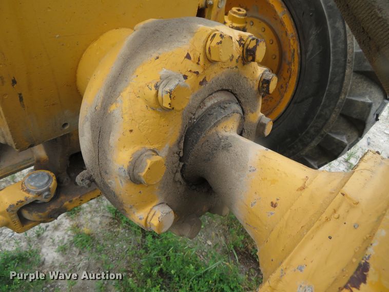 image for item DN5909 1987 John Deere 670B  motor grader