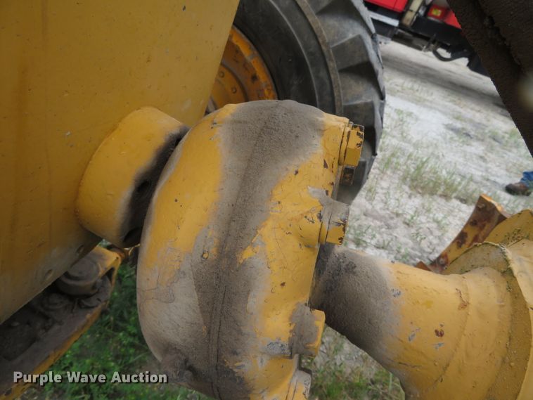 image for item DN5909 1987 John Deere 670B  motor grader